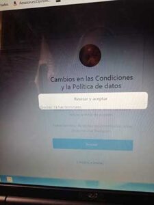 Cambios en las Condiciones y la Politica de datos; Revisar y aceptar; Gracias! Ya has terminado; indicar si estas de acuerdo. Debes terminar de revisar esta informacion antes de poder usar Instagram.